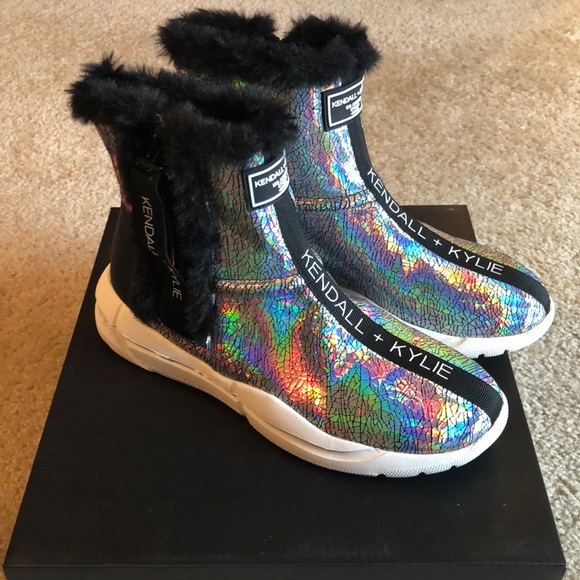 Kendall & Kylie Nala Boot black faux fur silver metallic size 8 shoe - Picture 2 of 6